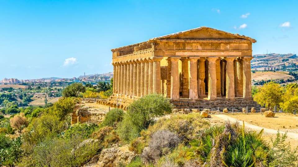 The Best Spots in Sicily and Southern Italy (port-to-port cruise) - Tweet World Travel - Malta - Image 3