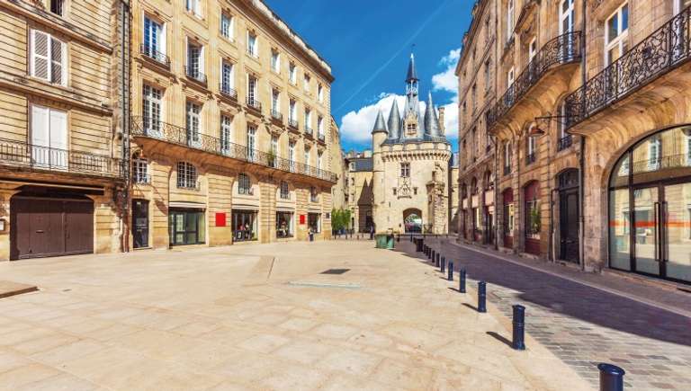 The exceptional region of Bordeaux (port-to-port cruise)