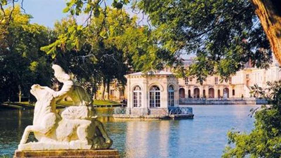 THE HISTORY OF FRANCE FROM PARIS TO NORMANDY Between heritage, landscapes, and Impressionist nuances (port-to-port cruise) - Croisieurope - France - Image 2