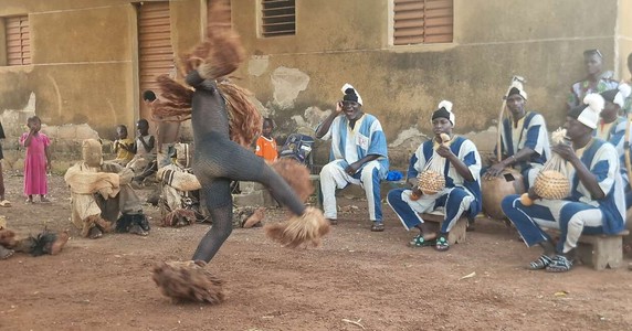 Image 2 of 19