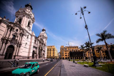 South America Budget Tours: The Majestic South Of Peru – 15 Days: Lima, Nazca, Arequipa, Colca Valley, Puno, Cusco, Sacred Valley, Machu Picchu, French-speaking Guide