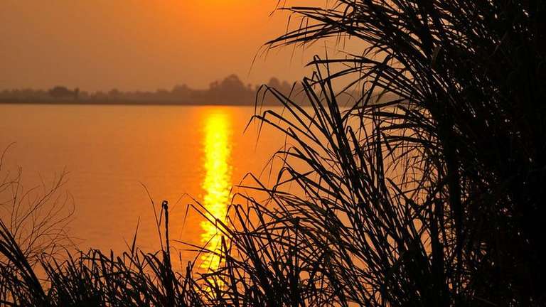 The Mekong in a different way - Between adventure and must-see sites (port-to-port cruise) trip - alternative tour available