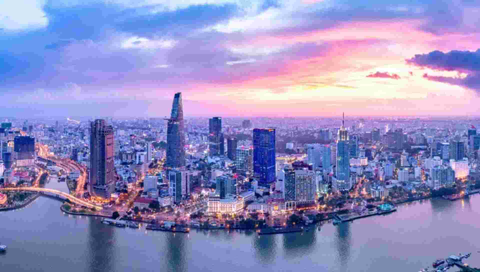 The Mekong in a different way - Between adventure and must-seesites (port-to-port cruise)