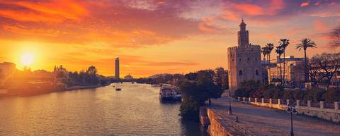 Europe Explorer Tour: Seville Exclusive Small Group, French- Speaking Guide
