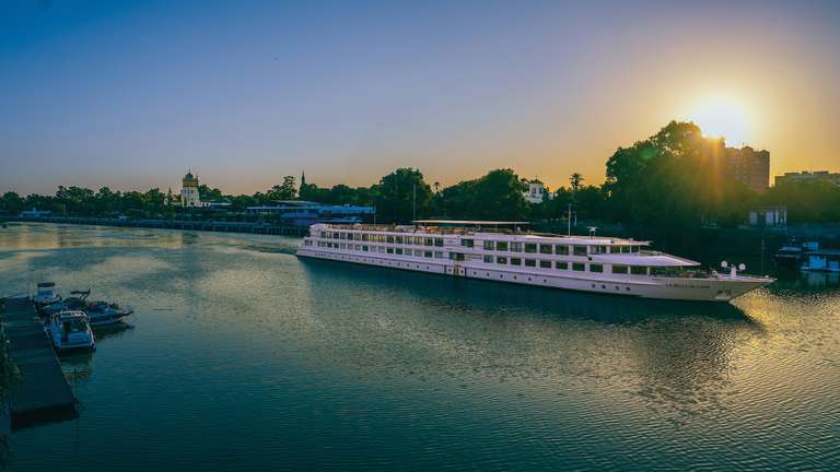 The Splendors of Andalusia Along the Guadalquivir Seville, Cordoba and Cadiz: the must-sees in an all-inclusive package (port-to-port cruise)