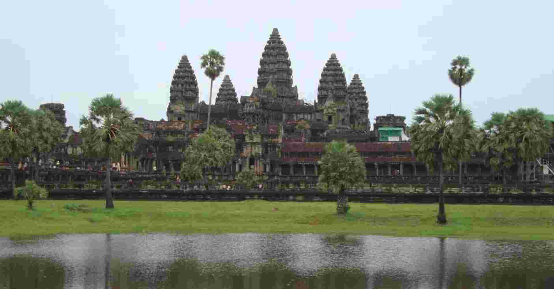 The Splendour of Angkor Wat Tour