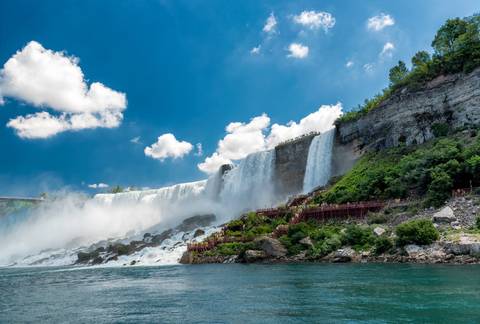 Toronto City Sightseeing Tour: Toronto, Niagara With East Coast