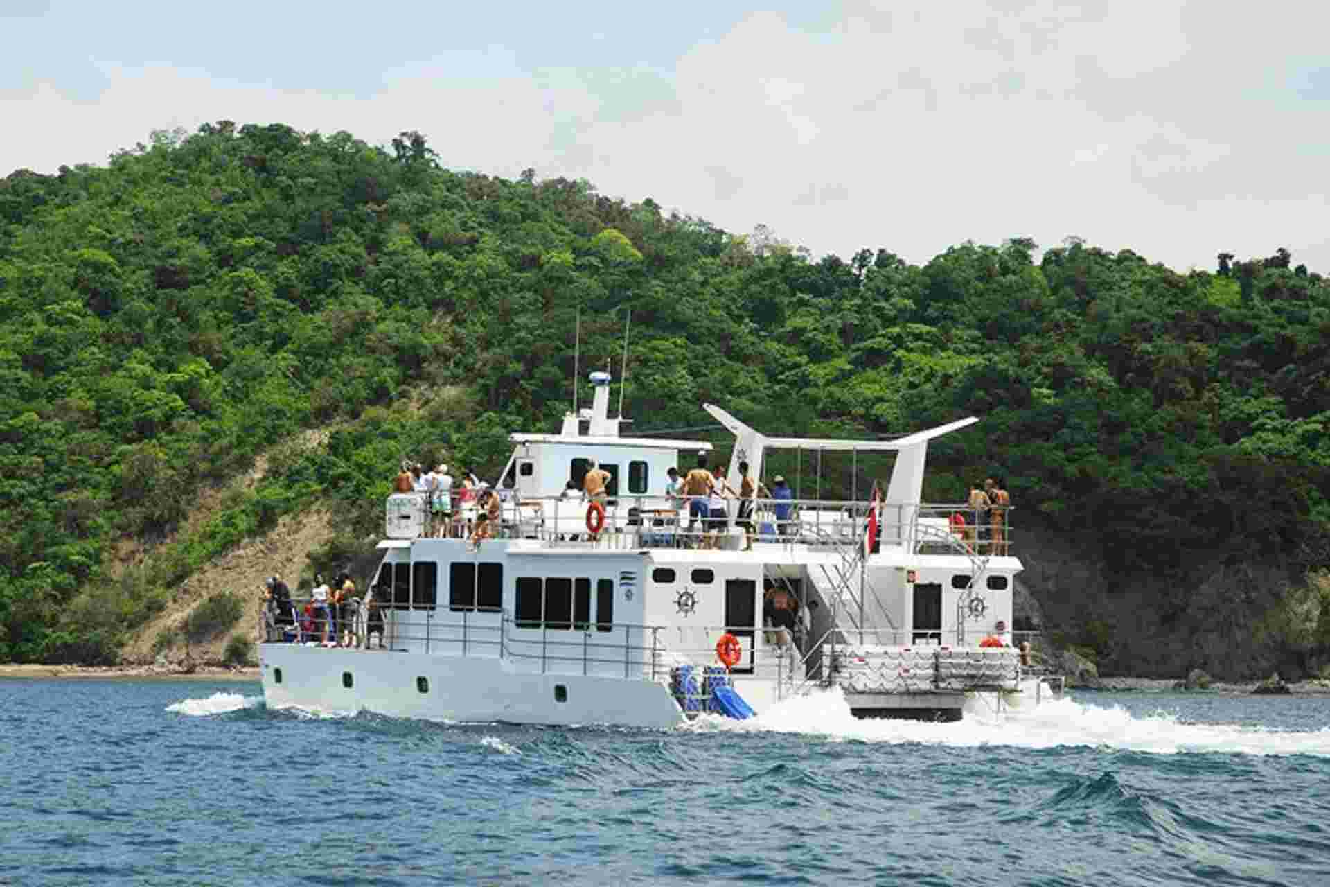 Tortuga Island Cruise From Puntarenas