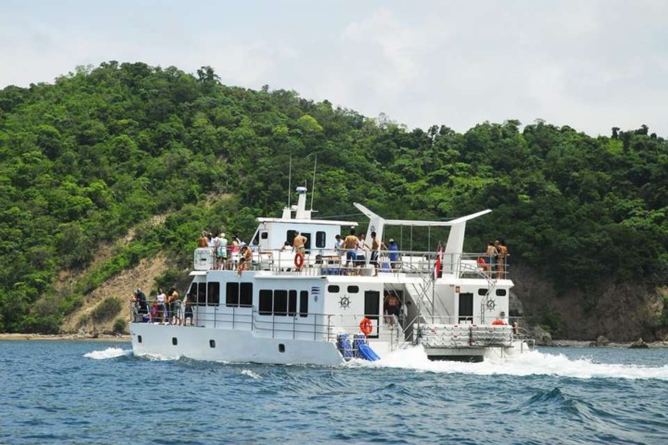 Tortuga Island Cruise From Puntarenas - Destination Services - Costa Rica - Image 1