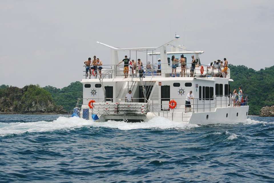 Tortuga Island Cruise From Puntarenas - Destination Services - Costa Rica - Image 2