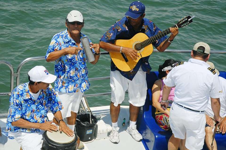 Tortuga Island Cruise From Puntarenas - Destination Services - Costa Rica - Image 3
