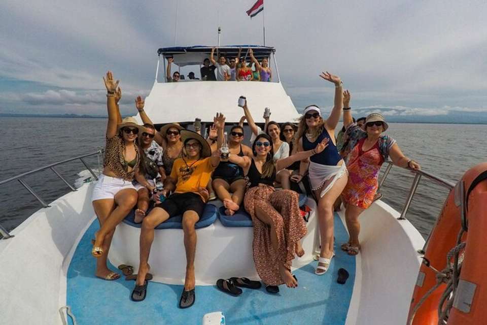Tortuga Island Cruise From Puntarenas - Destination Services - Costa Rica - Image 9