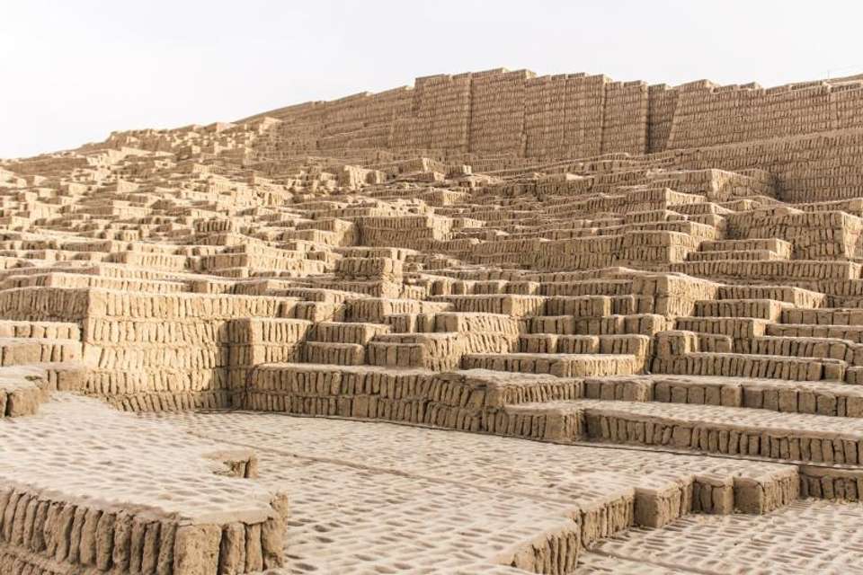 Tour to Huaca Pucllana and Huaca Mateo Salado - Tangol Tours - Peru - Image 3