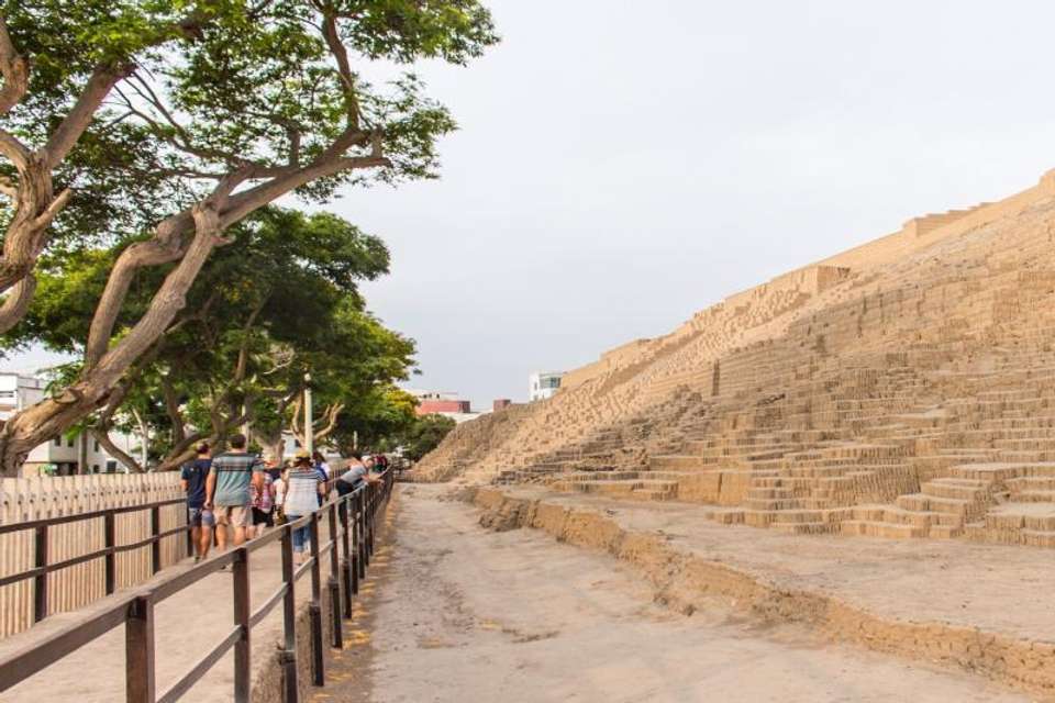 Tour to Huaca Pucllana and Huaca Mateo Salado - Tangol Tours - Peru - Image 4