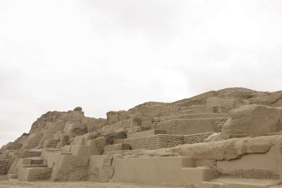 Tour to Huaca Pucllana and Huaca Mateo Salado - Tangol Tours - Peru - Image 6