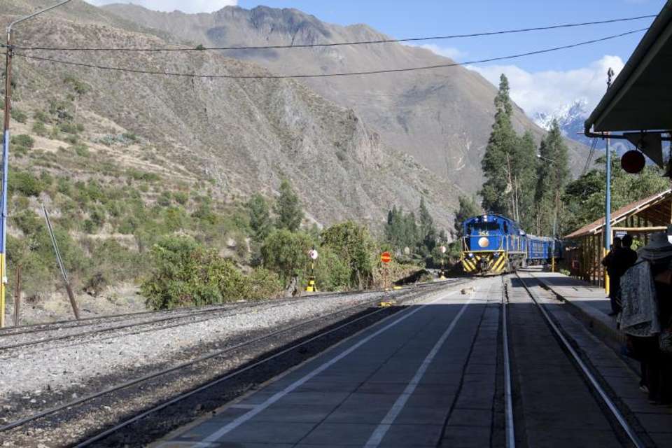 Tour to Machu Picchu from Poroy - Train Vistadome - Tangol Tours - Peru - Image 7