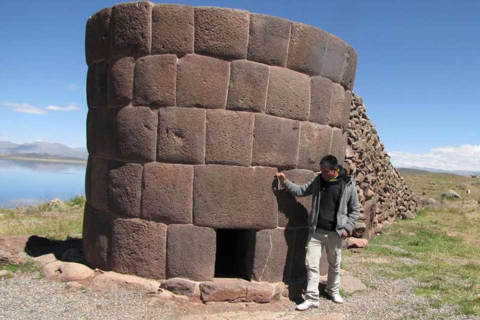 Tour To Sillustani Pre Inca Tombs - Lake Hotels - Tangol Tours - Peru - Image 4