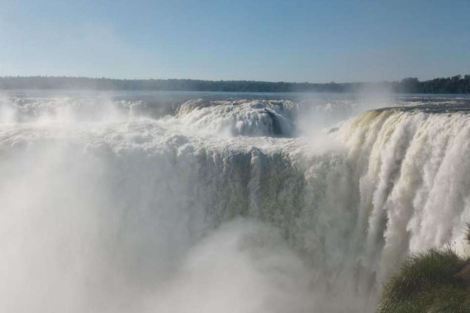 Tour Turístico de las Cataratas del Iguazú con Traslados Incluidos - Tangol Tours - Argentina - Image 2