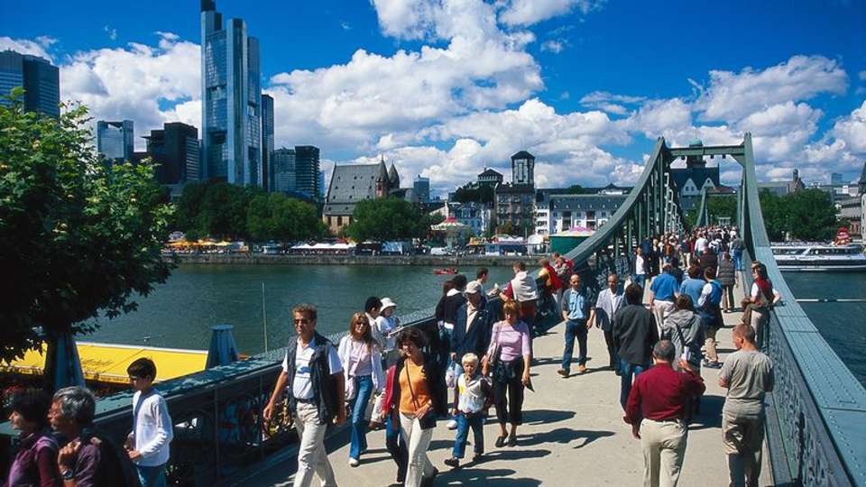 Trans-European cruise from Budapest to Strasbourg (port-to-port cruise) - Tweet World Travel - Hungary - Image 12