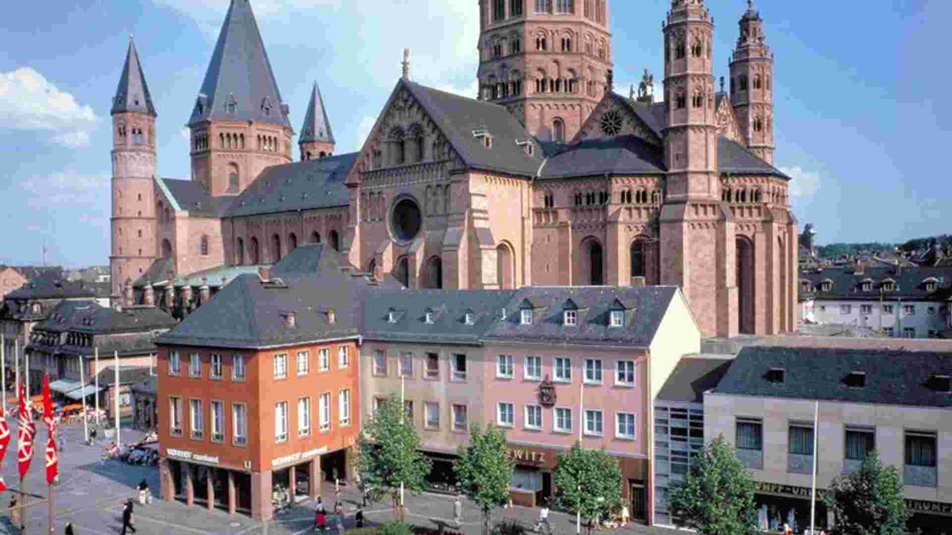 Trans-European cruise from Strasbourg to Budapest (port-to-port cruise)