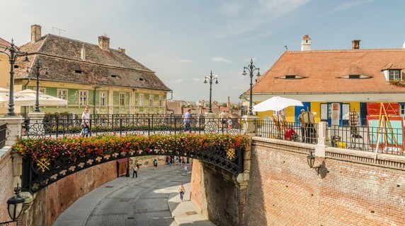 Image 4 of 10