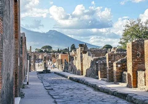 Naples City Sightseeing Tour: Treasures Of Rome And Amalfi Coast