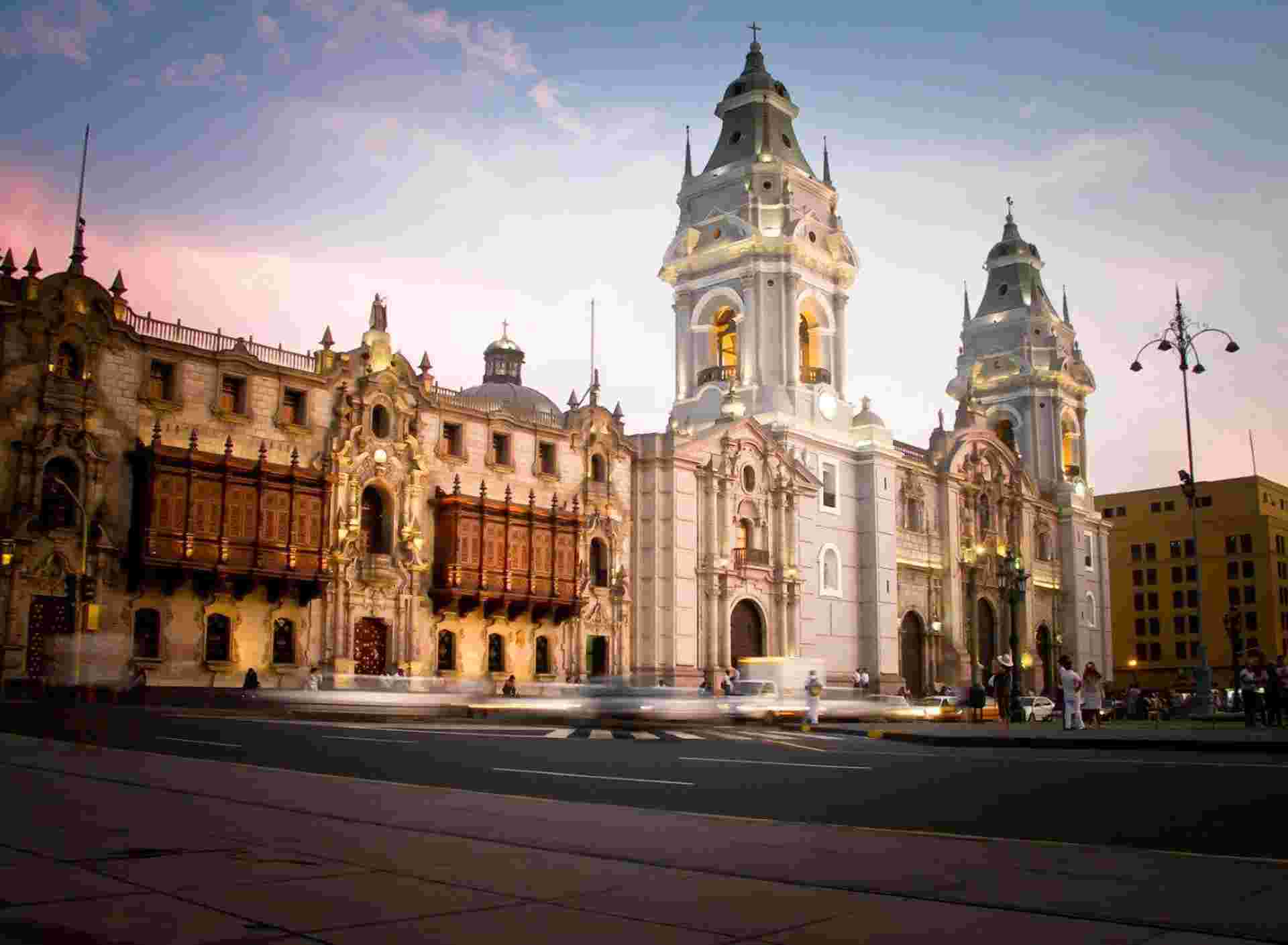Treasures Of The South – 13 Days: Lima, Arequipa, Colca Valley, Puno, Cusco, Machu Picchu With Domestic Flights, French-speaking Guide