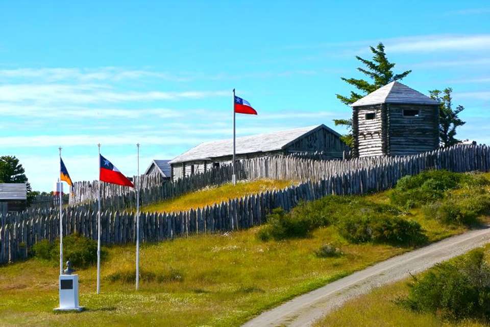 Treasures of Valdivia and Fuerte Niebla City Tour - Tangol Tours - Chile - Image 3