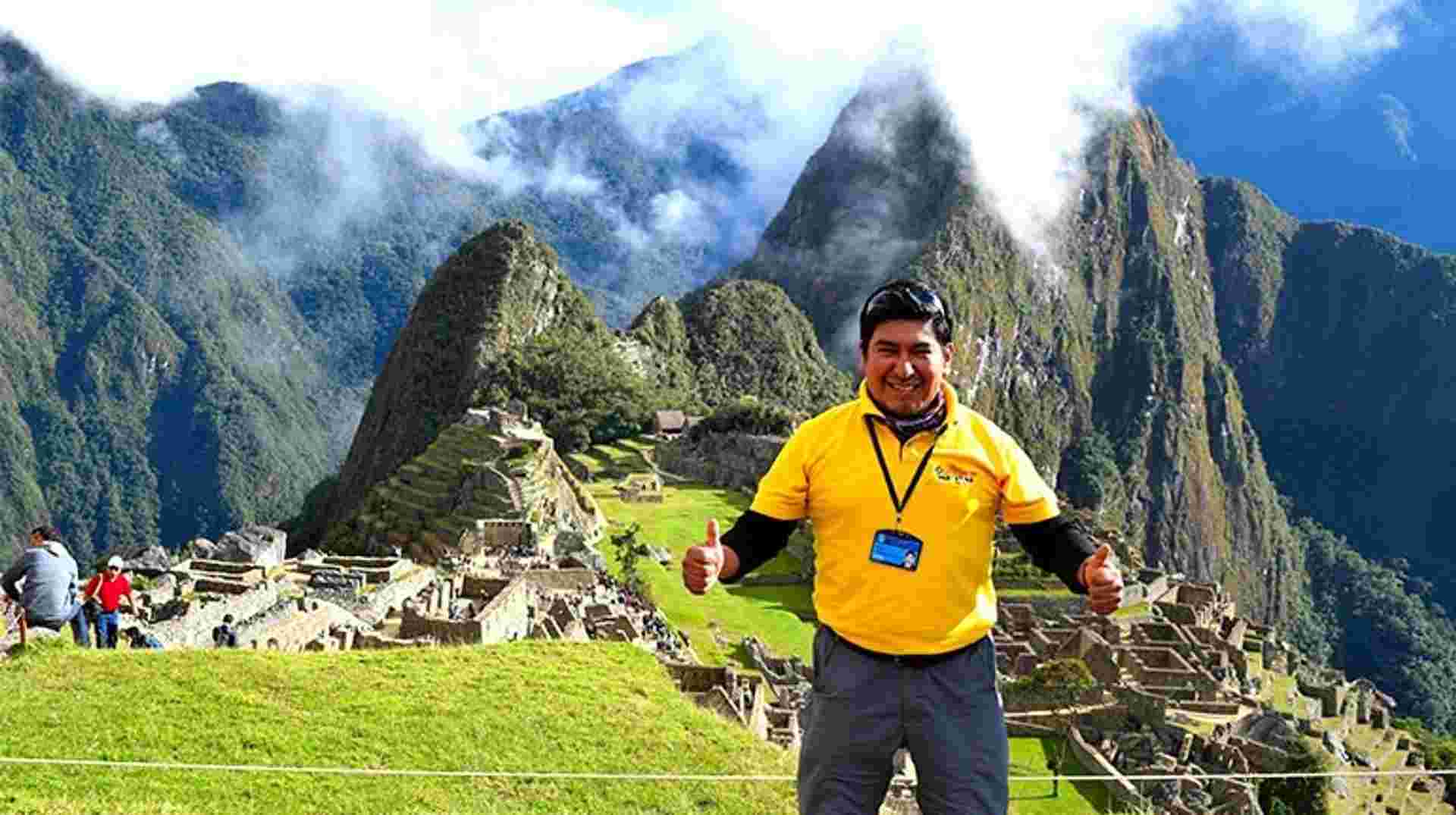 Trek along  Salkantay to Machu Picchu 