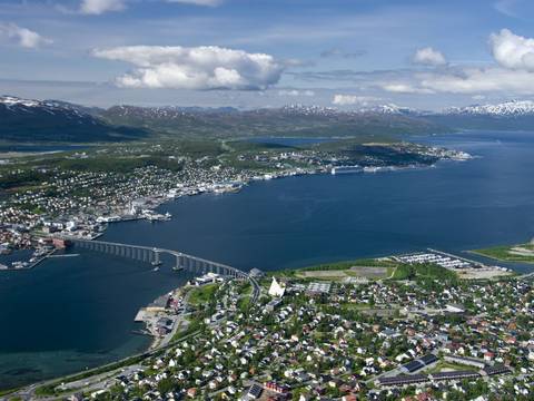 Europe Northern Lights Tour: Tromso Arctic Experience - 6 Days