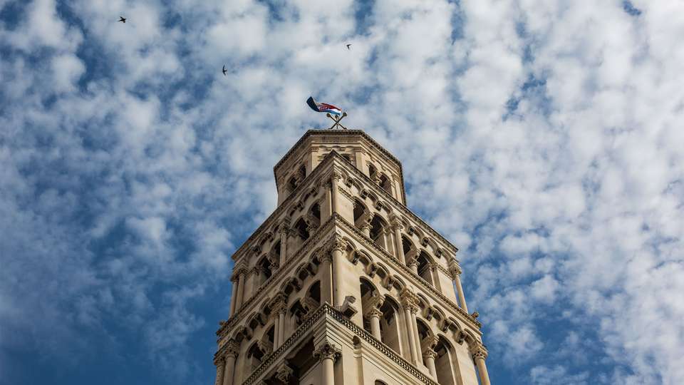 Ultimate Europe: Berlin, Tuscany & Greek Temples - G Adventures - Holland