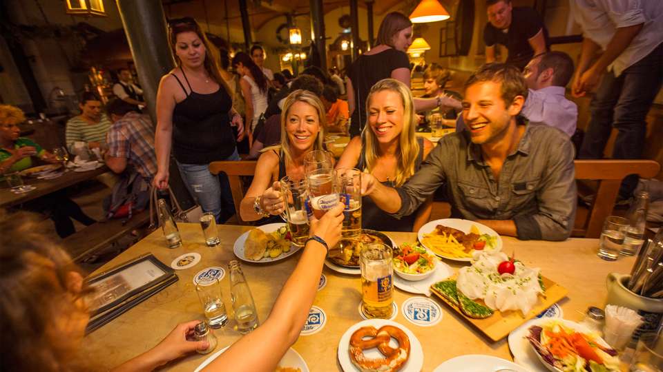 Ultimate Europe: Berlin, Tuscany & Greek Temples - G Adventures - Holland