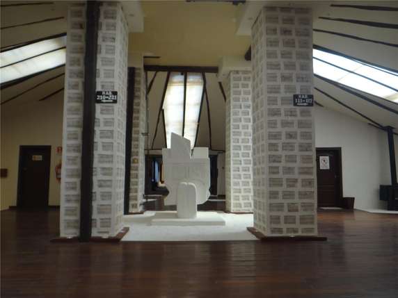 Image 4 of 5