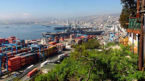 Full Day Tour Valparaiso, Viña Del Mar And Casablanca - Fall Tours