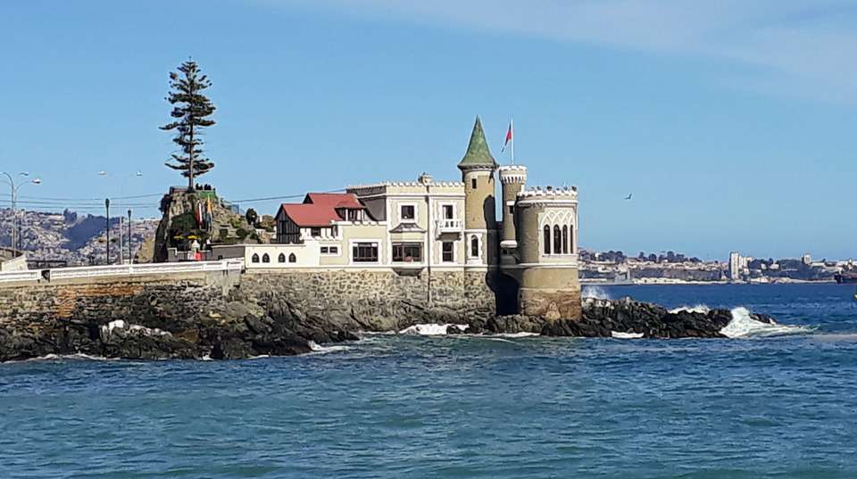 Full Day Tour Valparaiso, Viña del Mar and Casablanca  - Chilevivetours - Chile - Image 2