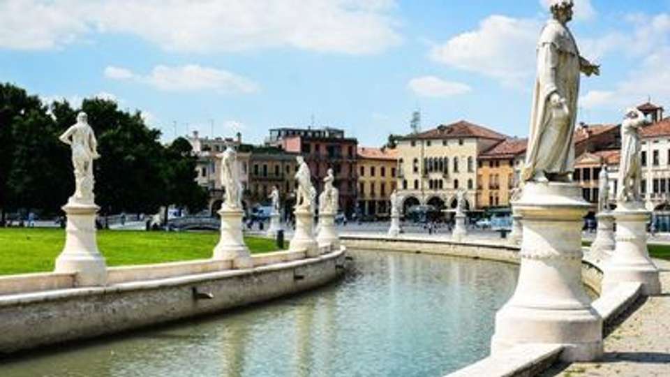 Venetian Treasures & Milan and Lake Como (port-to-port cruise) - Croisieurope - Italy - Image 3