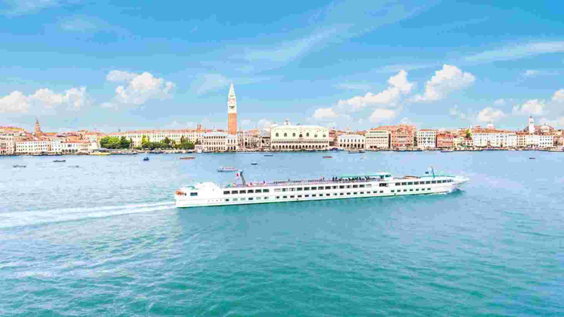 Venice at your pace (port-to-port package)