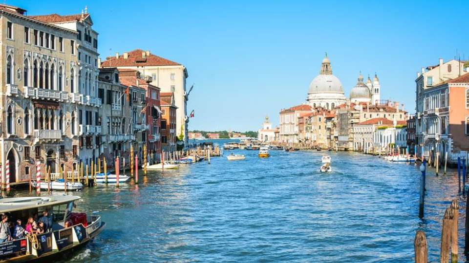 Venice, the epicenter of art, and its famous lagoon (port-to-port package) - undefined - Image 5