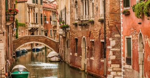 Cultural, Religious And Historic Sites Tour: Venice To Rome By Rail + Sorrento And The Amalfi Coast