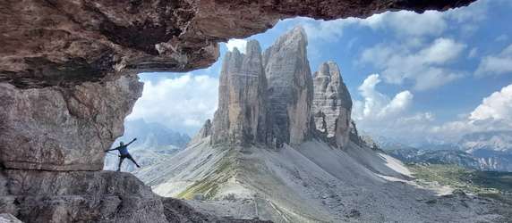 Image 4 of 8