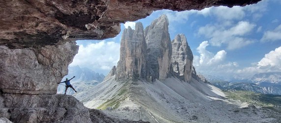 Image 4 of 8
