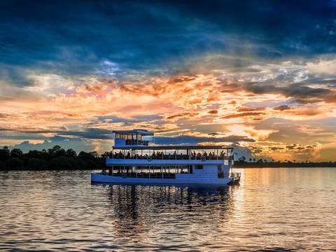 Victoria Falls, Chobe & Hwange - 8 Days