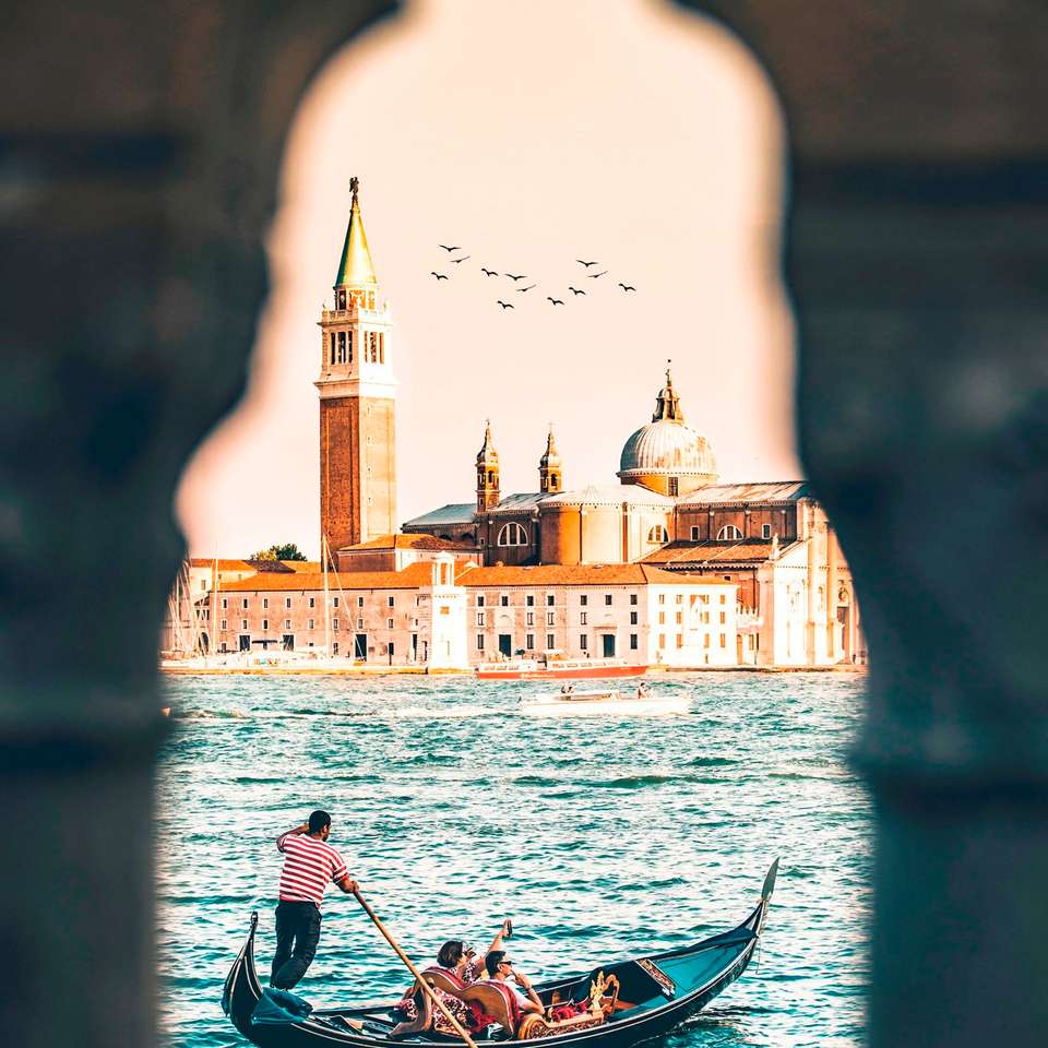 Vienna to Rome Trail - Contiki - Austria - Image 7