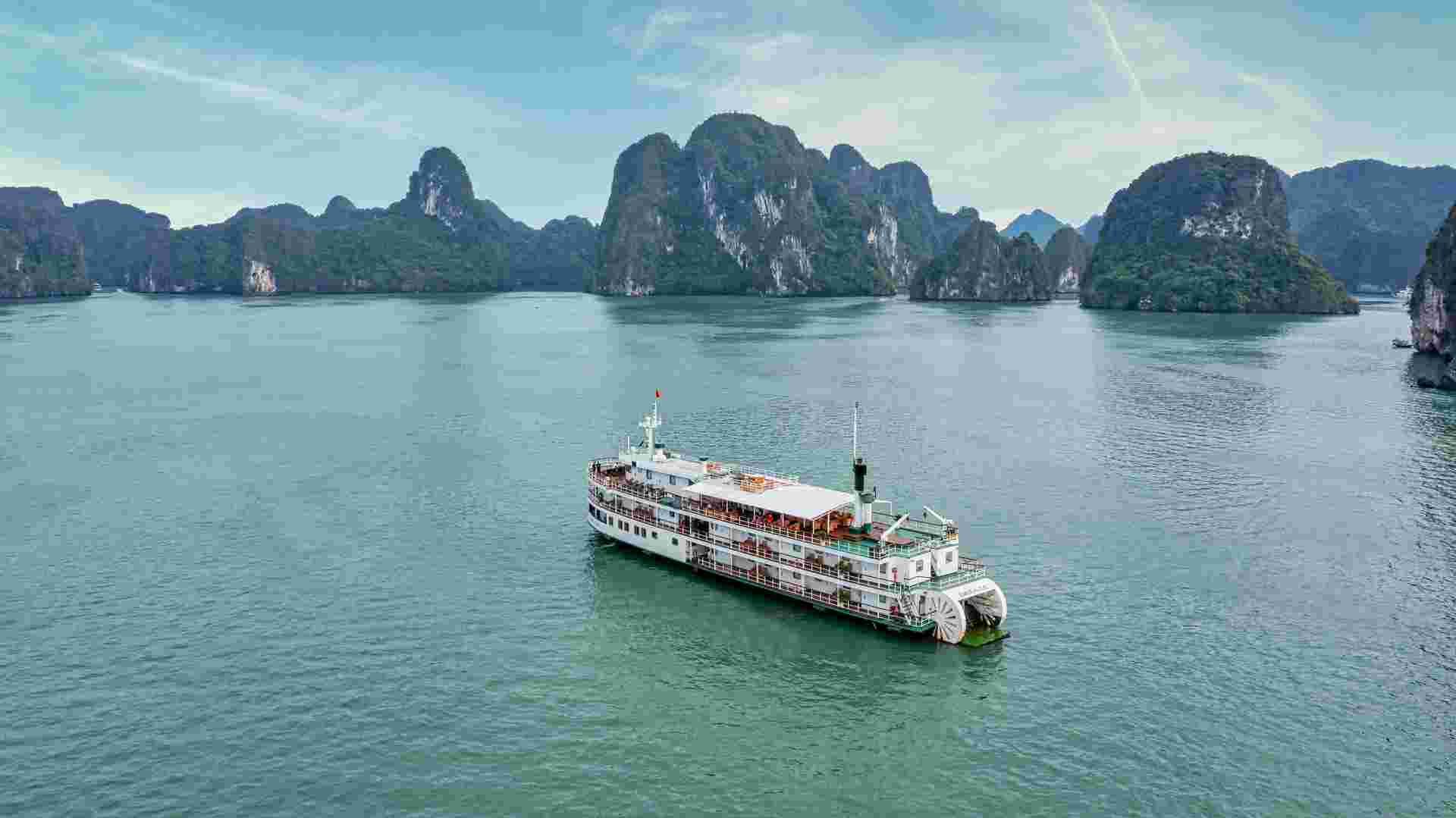 Vietnam & Angkor - Premium Adventure