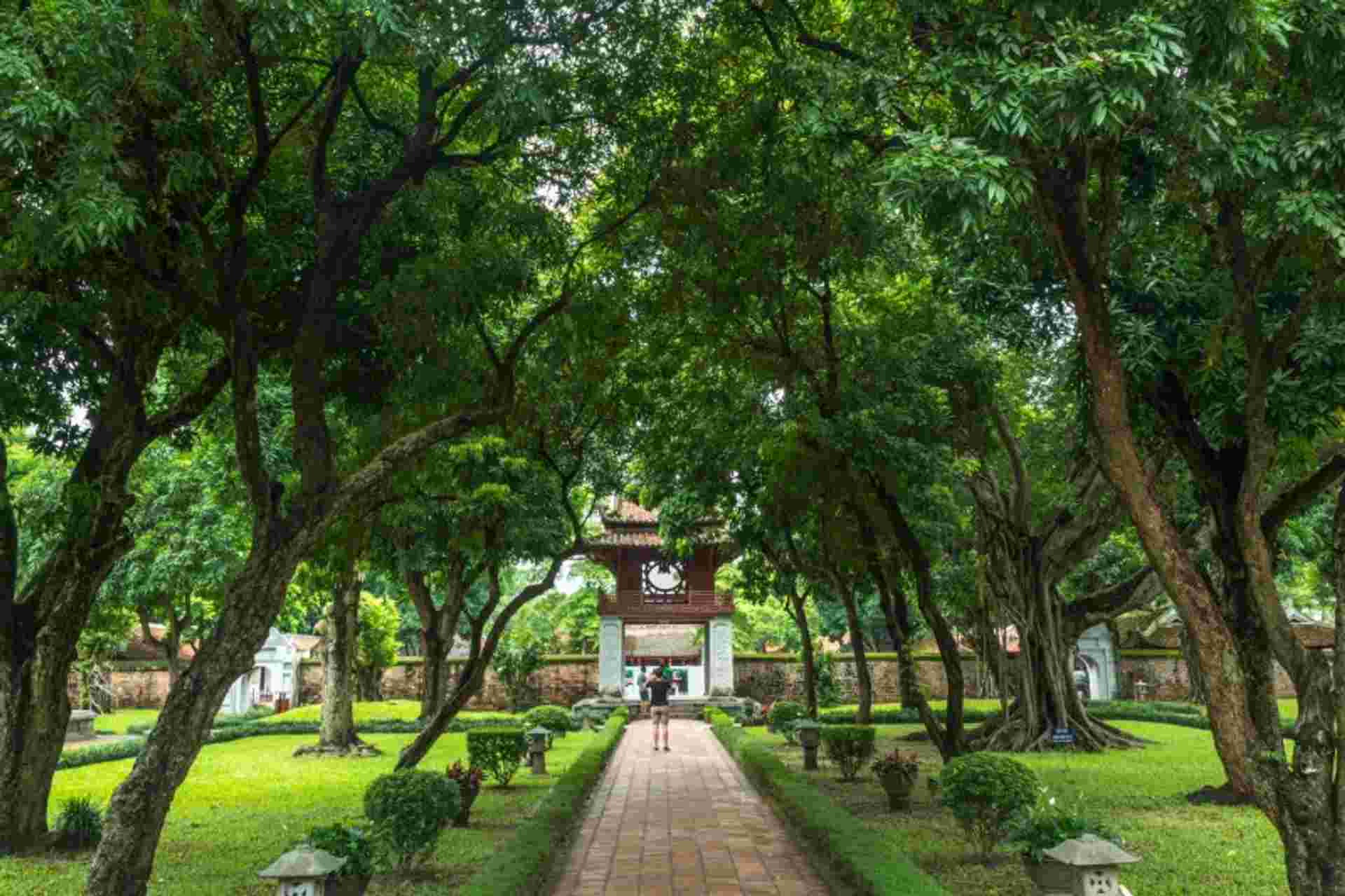 Vietnam & Cambodia Tour with Halong Bay & Mekong River Cruise