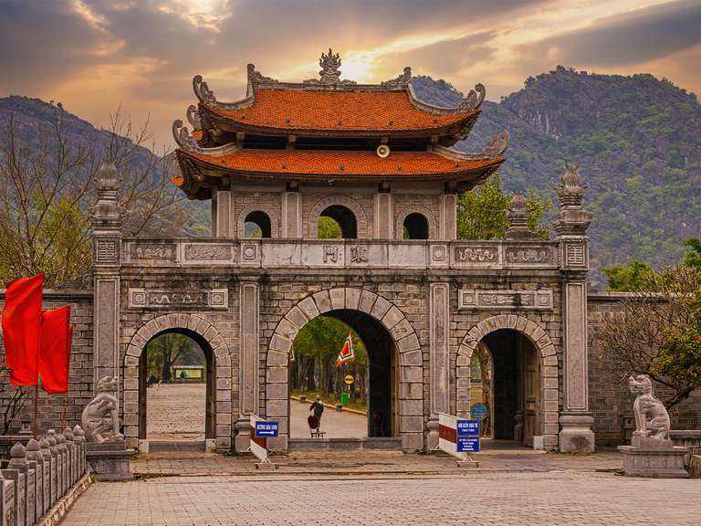 Vietnam Highlights & Hidden Gems - 15 days trip - alternative tour available