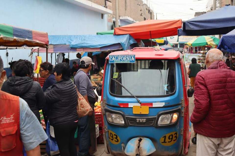 Villa El Salvador Shanty Town Tour in Lima - Tangol Tours - Peru - Image 6