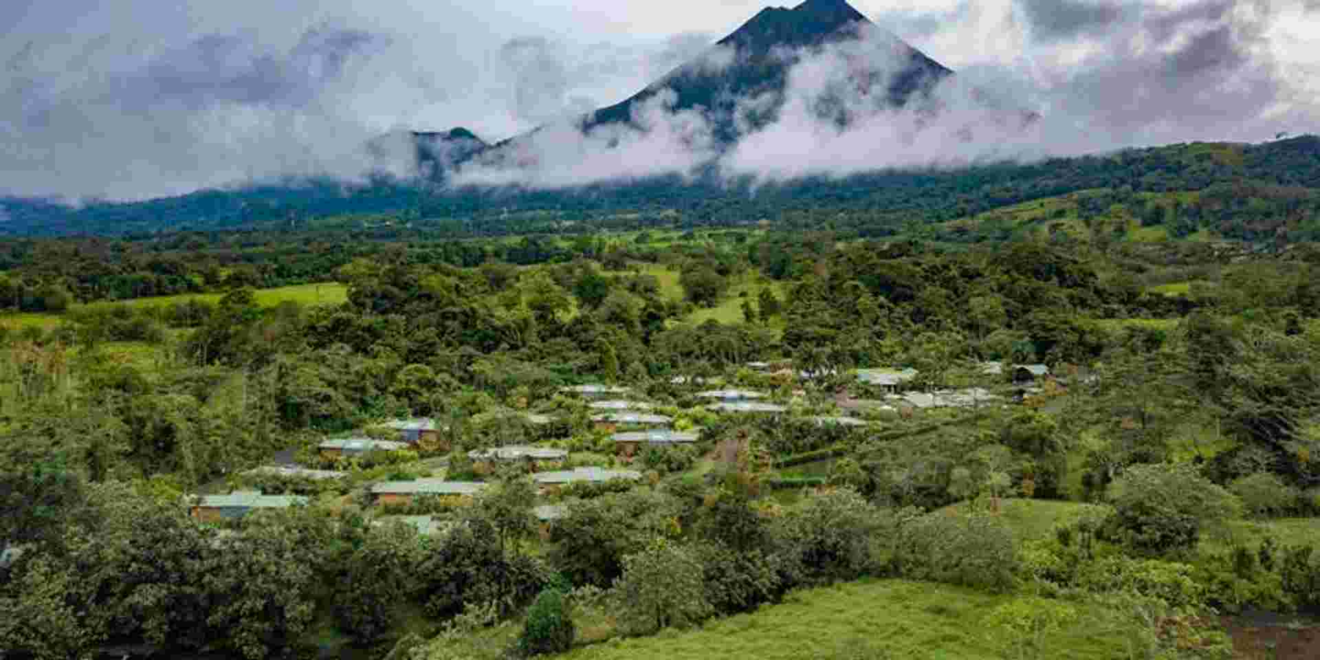 Volcano Trail: Waves & Local Ways