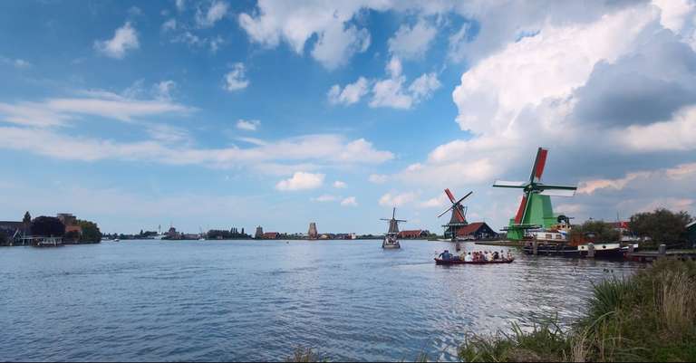Volendam and Zaanse Schans Windmills Live Guided Day Tour