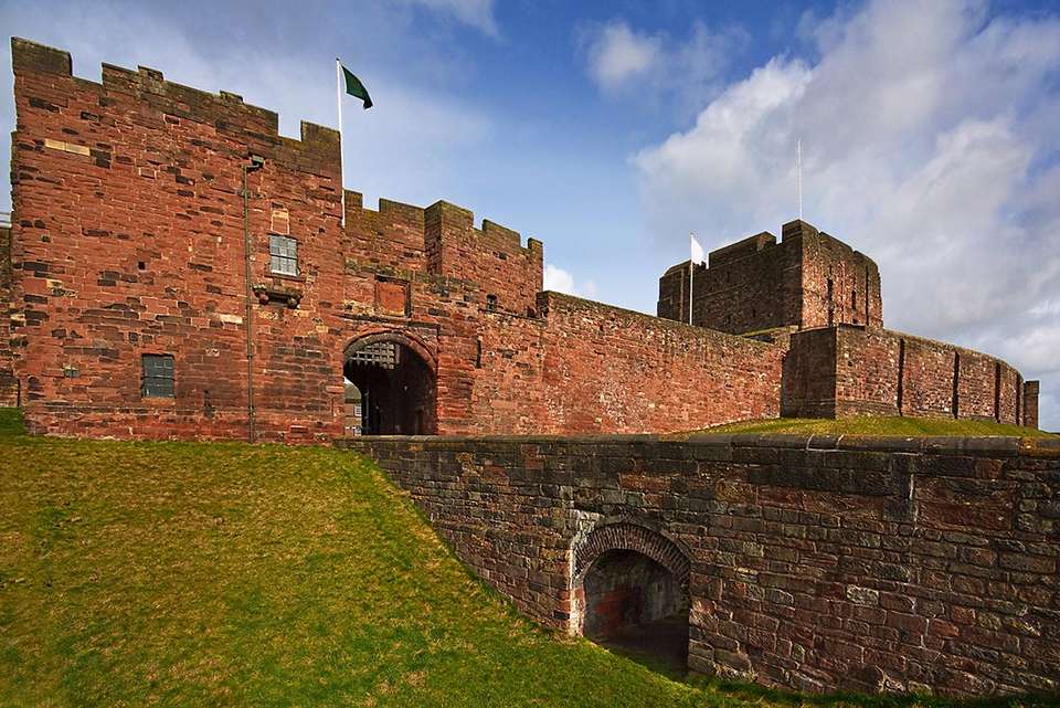 Walk Hadrian's Wall Highlights - Intrepid Travel - England - Image 4